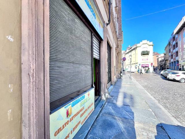 Locale Commerciale in vendita a Rione San Paolo, Piemonte