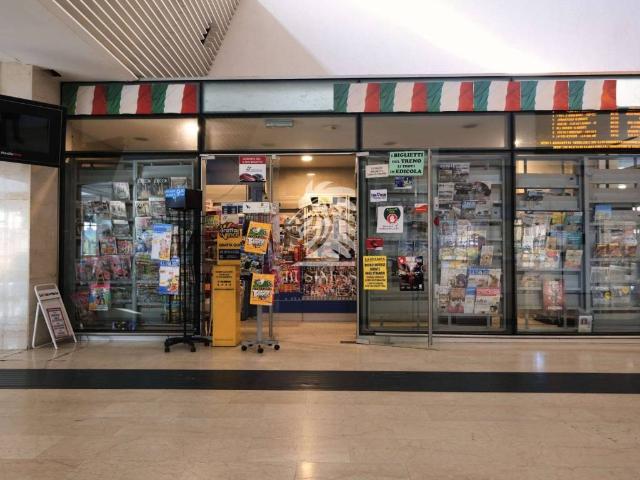 Locale Commerciale in vendita a Rione San Paolo, Piemonte