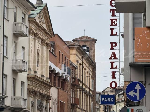 Locale Commerciale in vendita a Rione San Paolo, Piemonte