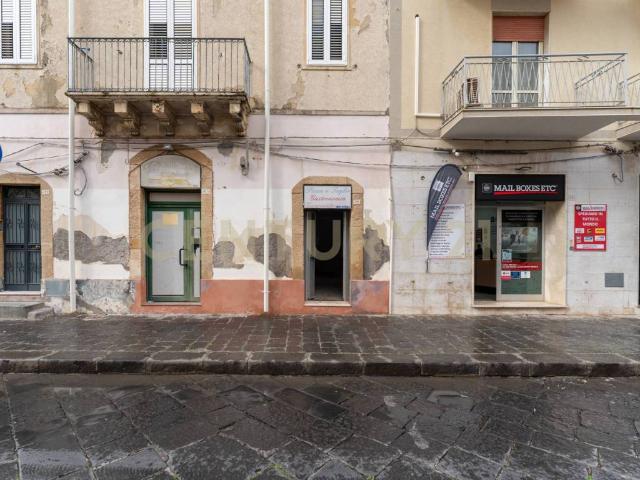 Locale Commerciale in vendita a Augusta, Sicilia