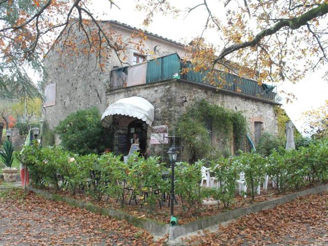 Locale Commerciale in vendita a Unione di comuni Montana Lunigiana, Aulla