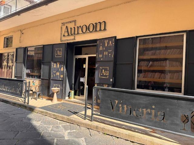 Locale Commerciale in vendita a Borgo San Lorenzo, Aversa