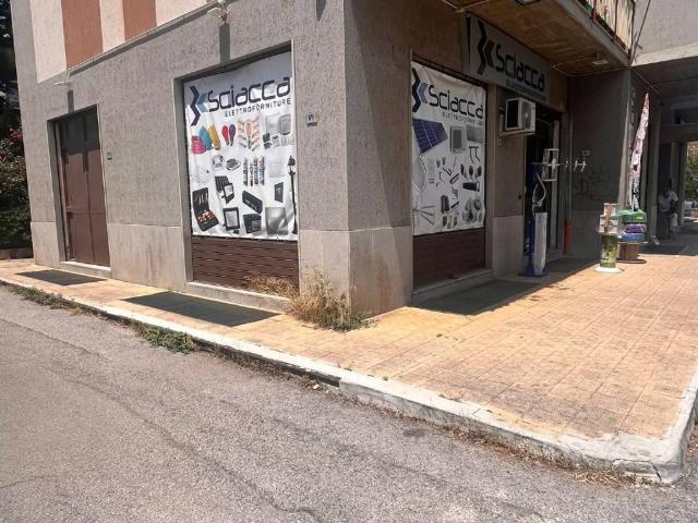 Locale Commerciale in vendita a Bagheria, Sicilia