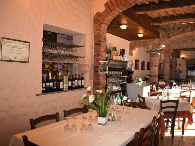 Locale Commerciale in vendita a Unione dei comuni Media Valle del Serchio, Ponte A Serraglio