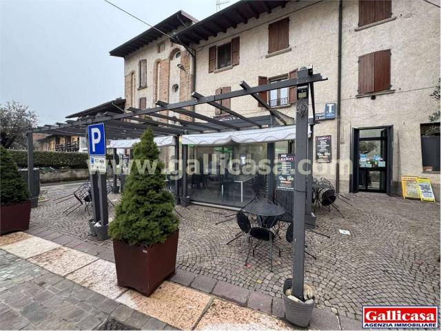Locale Commerciale in vendita a Barbata, Lombardia