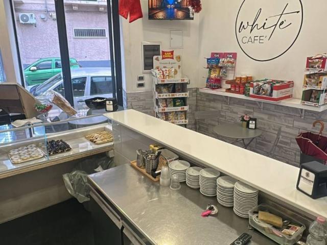 Locale Commerciale in vendita a Libertà, Puglia