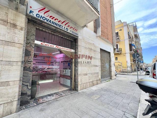 Locale Commerciale in vendita a Municipio 1, Puglia