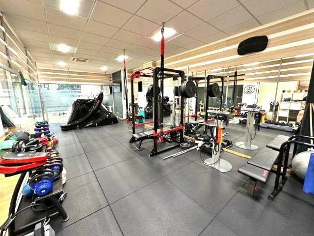 Locale Commerciale in vendita a Murat, Puglia