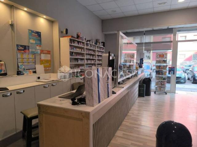 Locale Commerciale in vendita a Municipio 2, Puglia