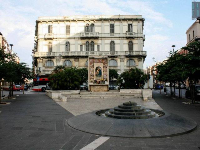 Locale Commerciale in vendita a Quartiere Umbertino, Puglia
