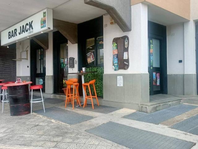Locale Commerciale in vendita a Ceglie del Campo, Bari