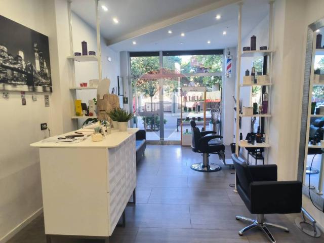 Locale Commerciale in vendita a Poggiofranco, Bari