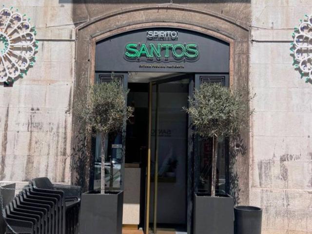 Locale Commerciale in vendita a Puglia, Bari