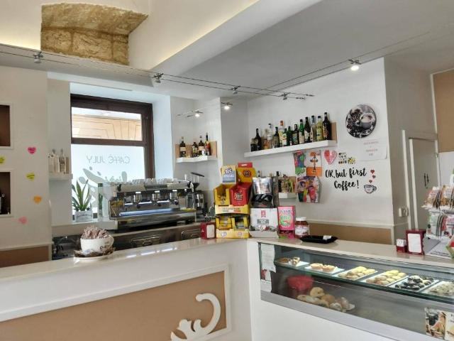 Locale Commerciale in vendita a Libertà, Bari