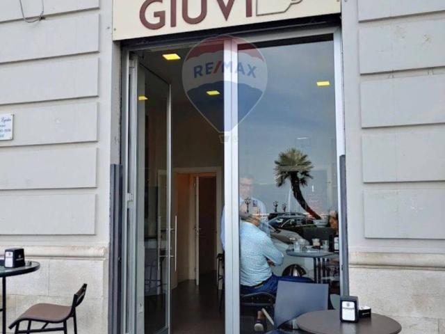 Locale Commerciale in vendita a Quartiere Umbertino, Puglia