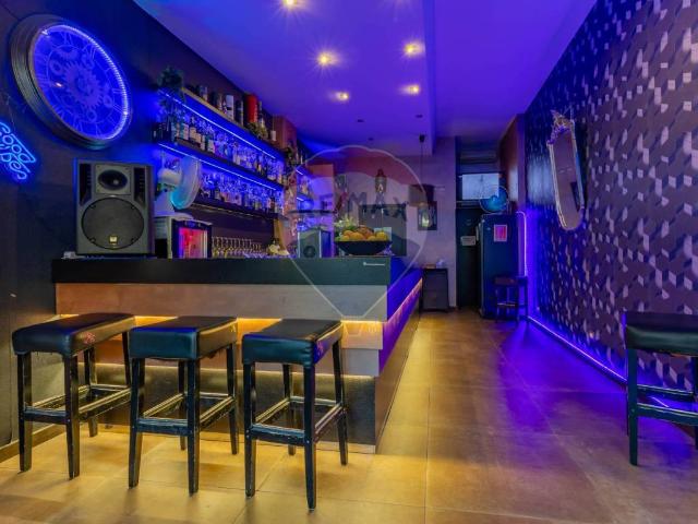 Locale Commerciale in vendita a Poggiofranco, Bari