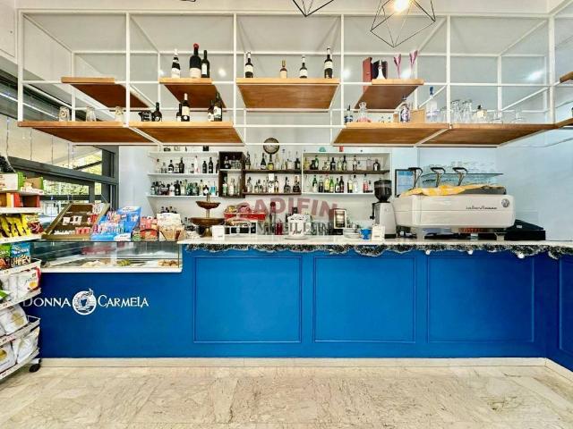 Locale Commerciale in vendita a Libertà, Puglia