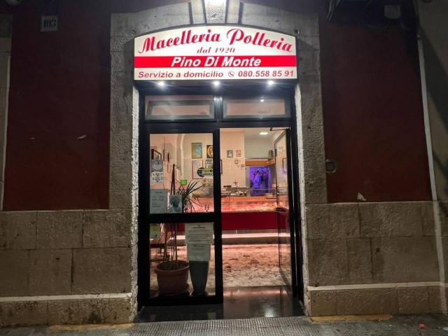 Locale Commerciale in vendita a Puglia, Bari