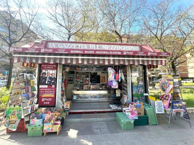 Locale Commerciale in vendita a Poggiofranco, Bari