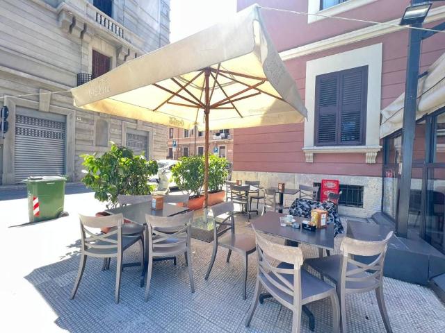 Locale Commerciale in vendita a Puglia, Bari