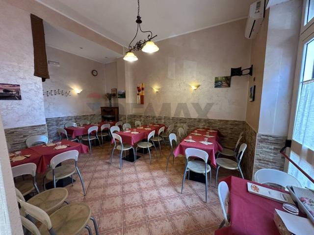 Locale Commerciale in vendita a Picone, Bari