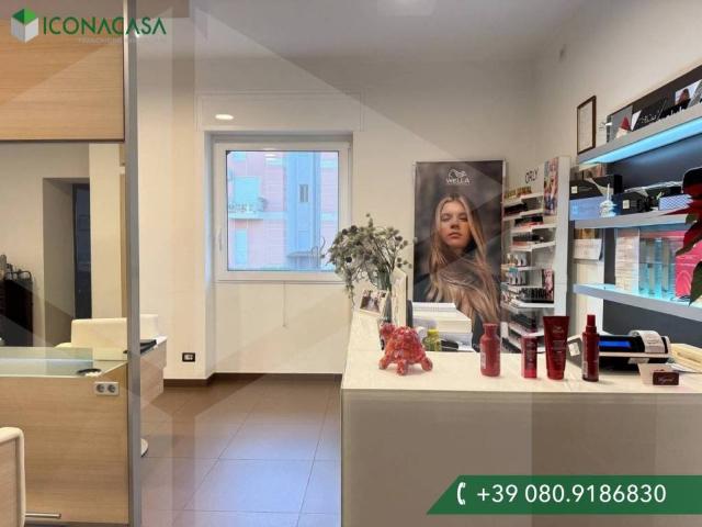 Locale Commerciale in vendita a Municipio 2, Puglia