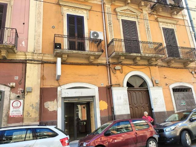 Locale Commerciale in vendita a Libertà, Bari