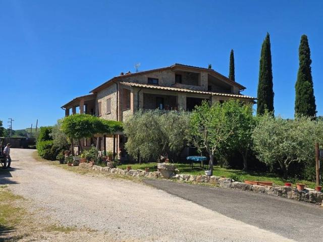 Locale Commerciale in vendita a Baschi, Umbria