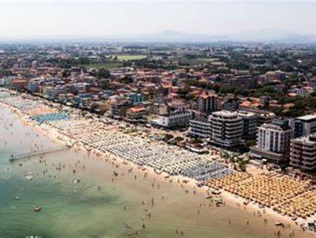 Locale Commerciale in vendita a Bellaria