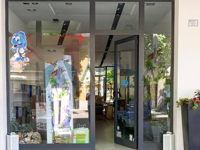 Locale Commerciale in vendita a Bellaria
