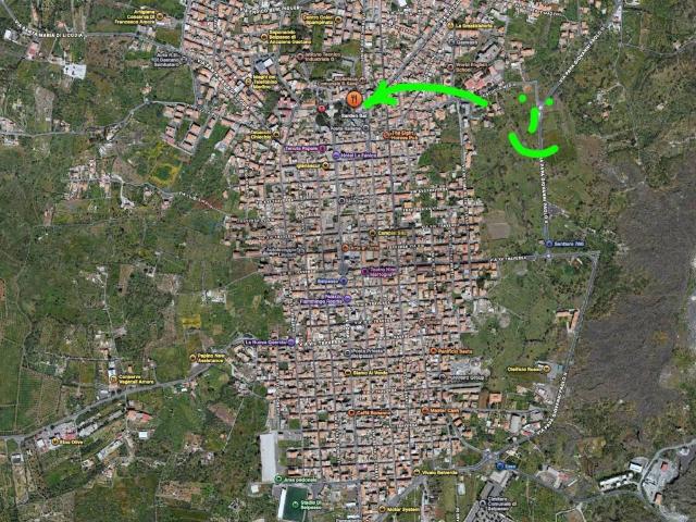 Locale Commerciale in vendita a Belpasso, Sicilia