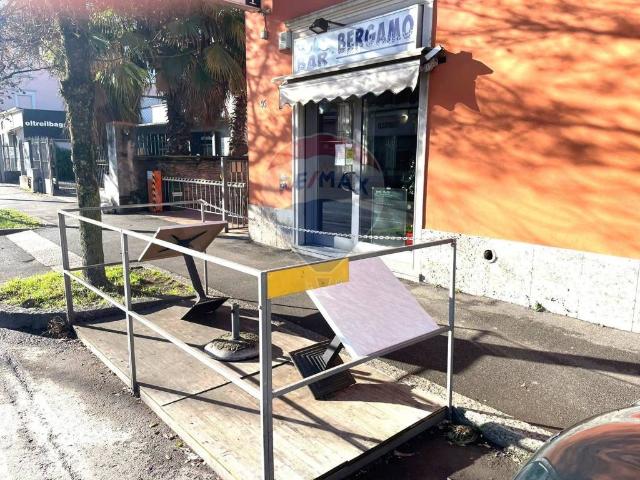 Locale Commerciale in vendita a Carnovali, Bergamo