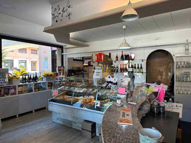 Locale Commerciale in vendita a Monterosso, Bergamo