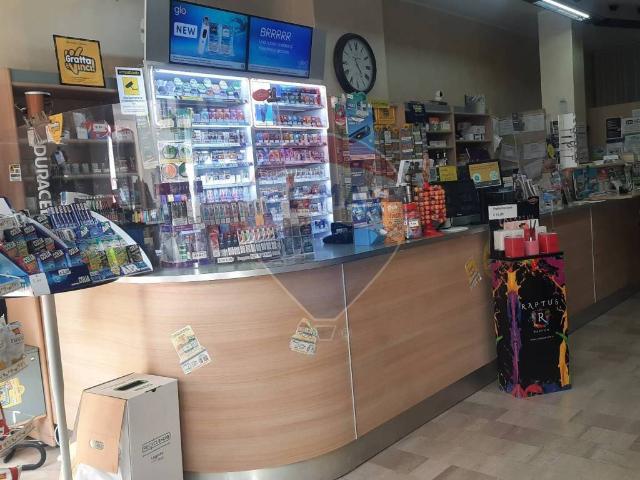 Locale Commerciale in vendita a Città Alta, Bergamo