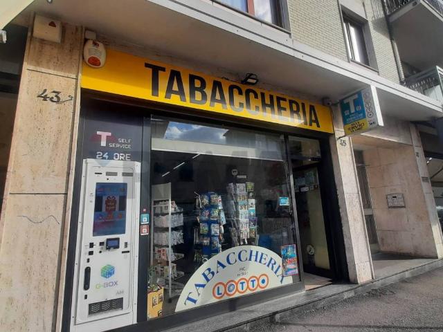 Locale Commerciale in vendita a Città Alta, Bergamo