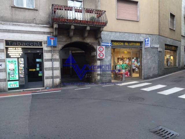 Locale Commerciale in vendita a Ponte San Pietro, Lombardia