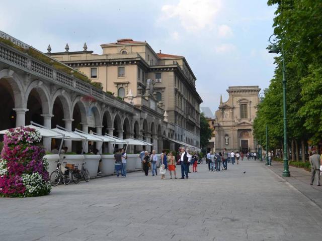 Locale Commerciale in vendita a Città Alta, Bergamo