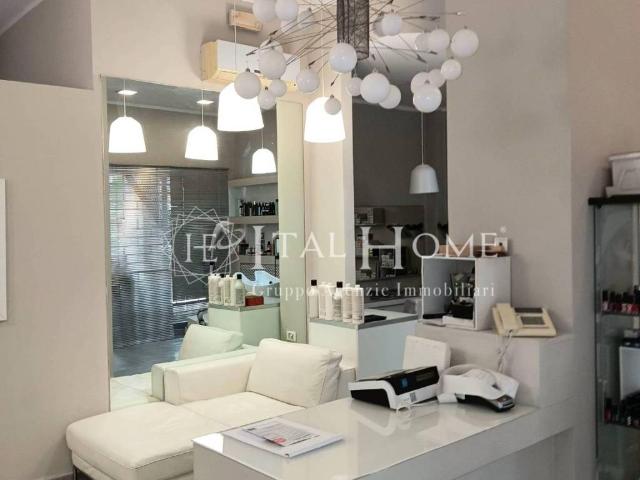 Locale Commerciale in vendita a Colognola, Bergamo