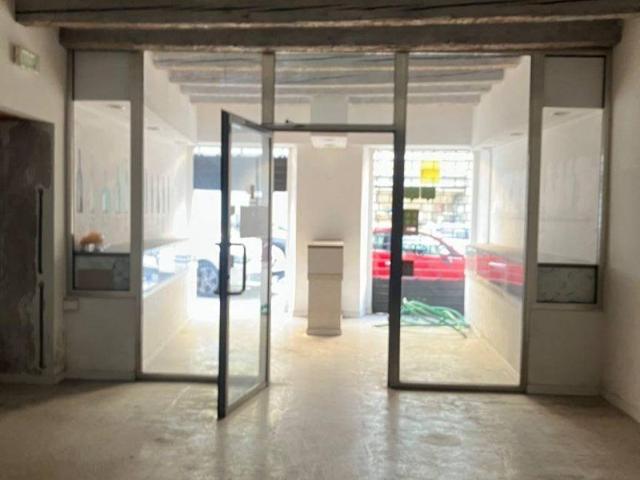 Locale Commerciale in vendita a Città Alta, Bergamo