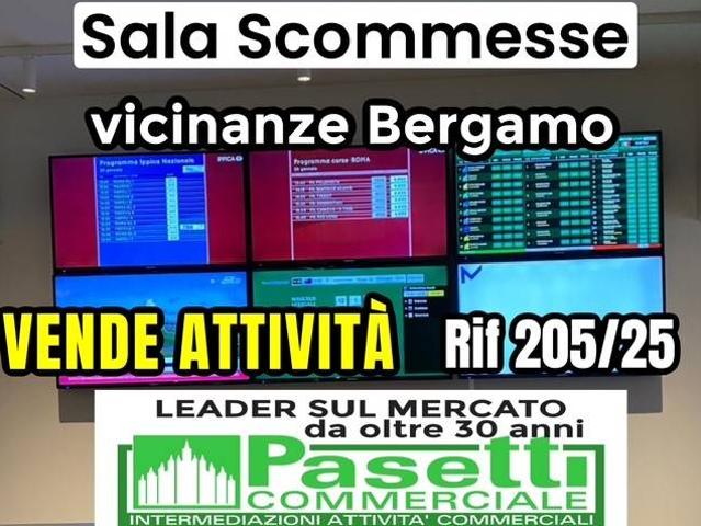 Locale Commerciale in vendita a Città Alta, Bergamo