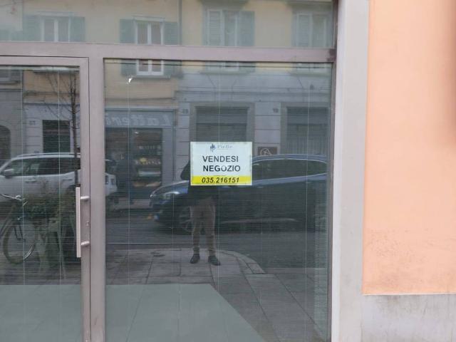 Locale Commerciale in vendita a Città Alta, Bergamo