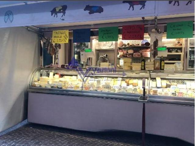 Locale Commerciale in vendita a Città Alta, Bergamo