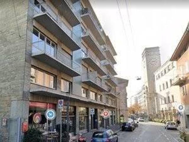 Locale Commerciale in vendita a Borgo Palazzo, Bergamo