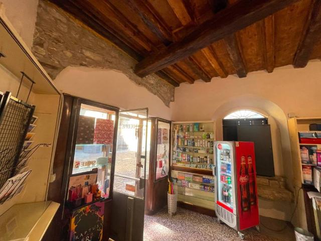 Locale Commerciale in vendita a Borgo Palazzo, Bergamo