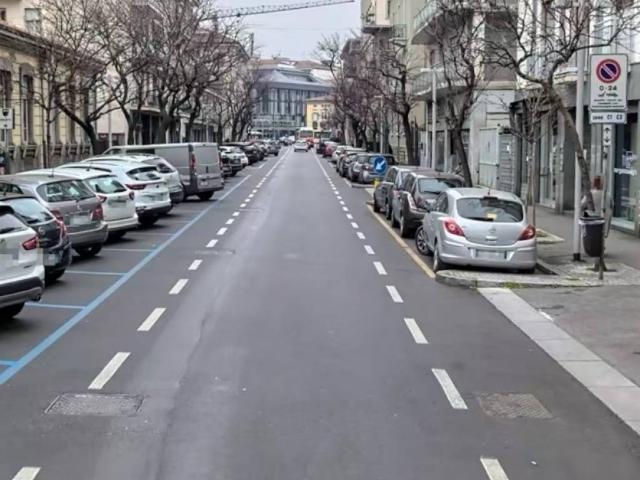 Locale Commerciale in vendita a Borgo Palazzo, Bergamo