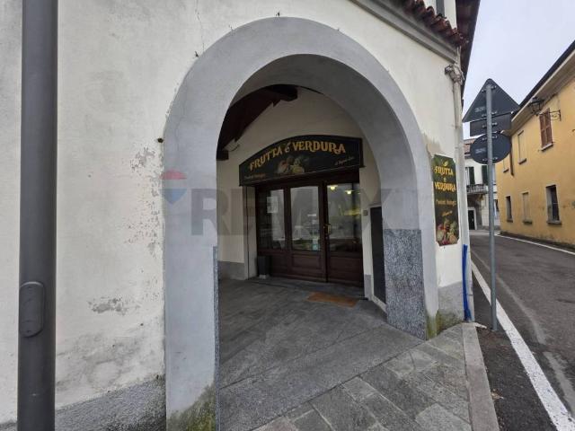 Locale Commerciale in vendita a Villa Raverio, Besana in Brianza