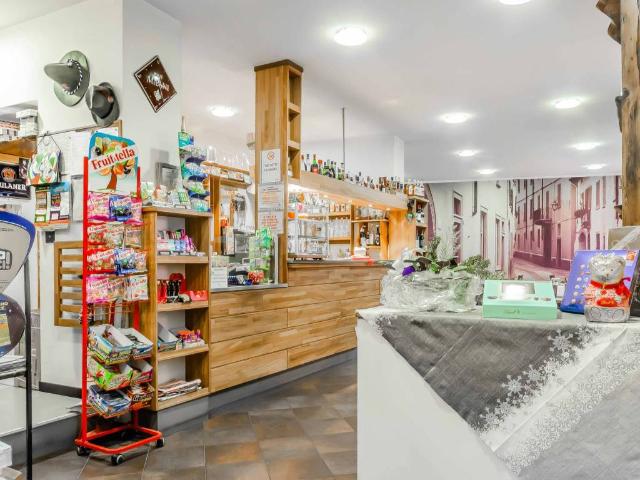 Locale Commerciale in vendita a Comunità Montana del Piambello, Besano