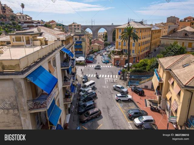 Locale Commerciale in vendita a Bogliasco, Liguria