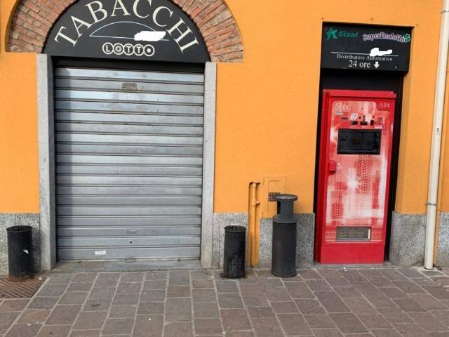 Locale Commerciale in vendita a Ospiate, Bollate