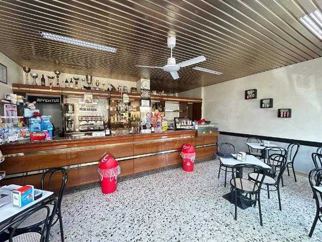 Locale Commerciale in vendita a Ospiate, Bollate
